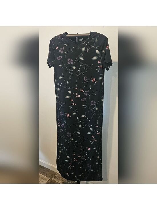 Cassino Dresses & Skirts - Cassino Women's Short Sleeve Maxi Dress In Black With A Multi Floral Print Small